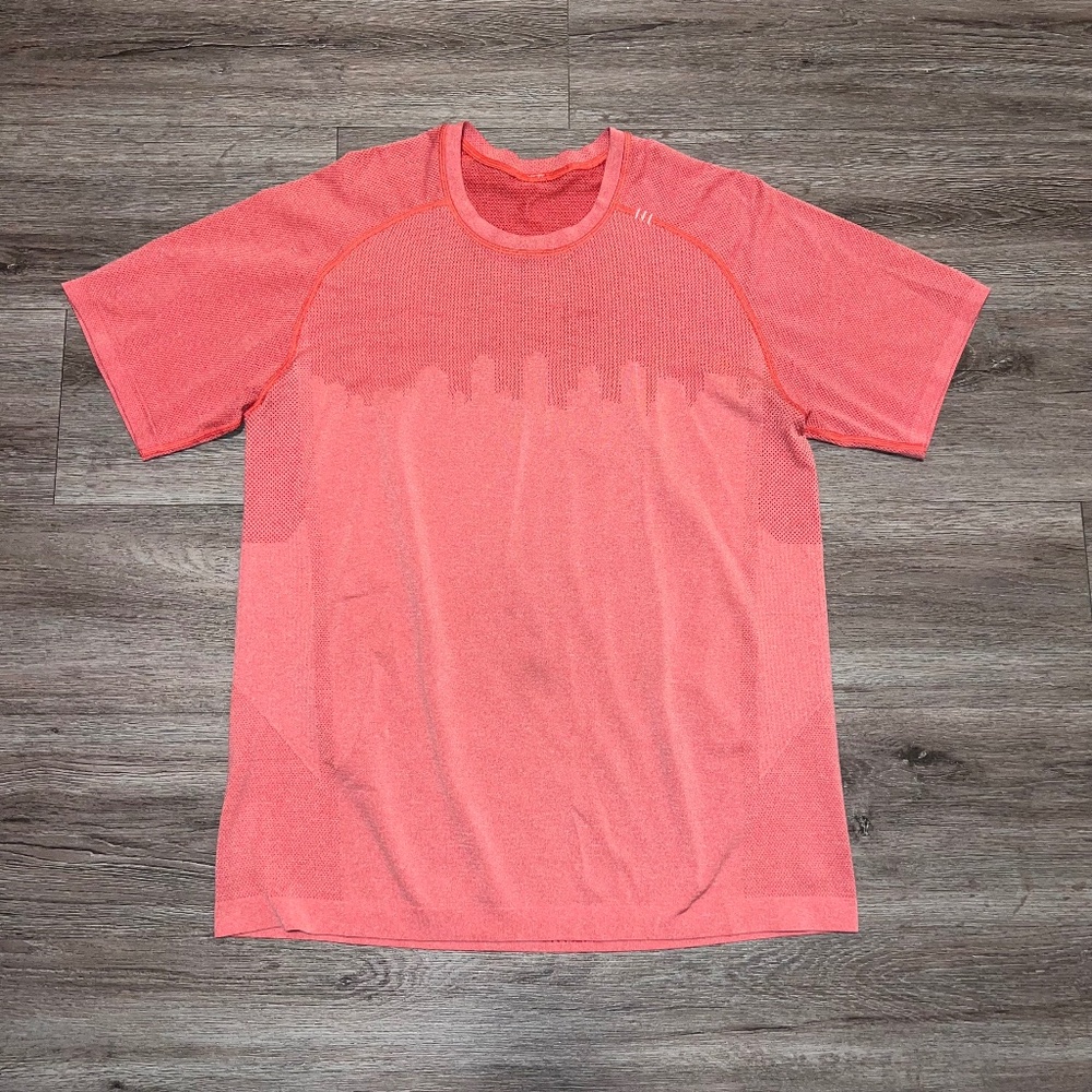 Men's Lululemon Metal Vent Short Sleeve Shirt, Size Large